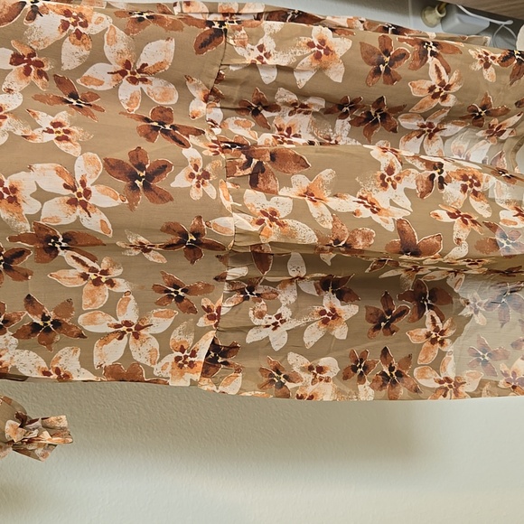 Lumière Floral Dress NWT - Picture 2 of 9